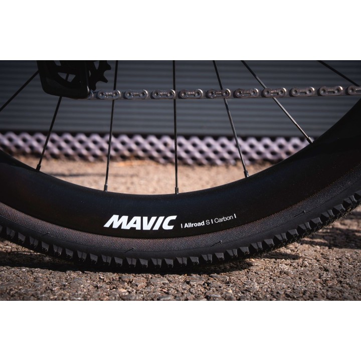 Gravel carbone léger 8,8 kg SRAM AXS XPLR | Malu Volturno Suisse