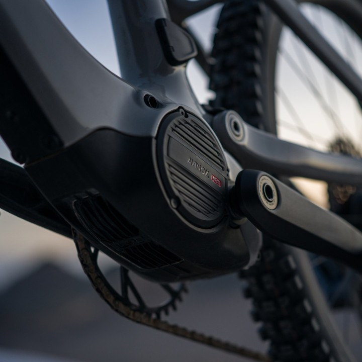 Amflow PX Carbon Pro Avinox M2S 700Wh – E-MTB Premium Haute Performance